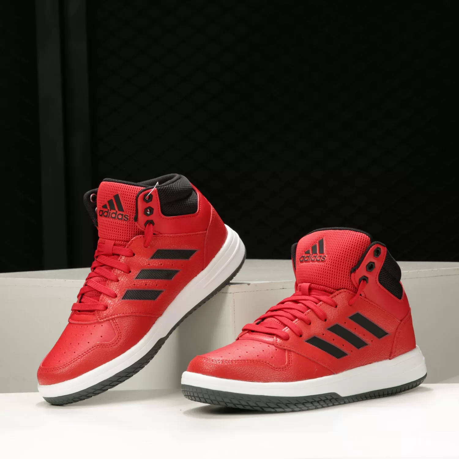 Кроссовки мужские спортивно- Casual досочные Adidas официальный подлинный GameTaker FW2131