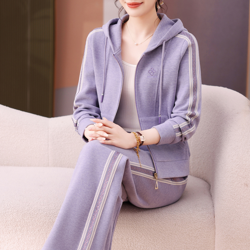 Woodpecker Mom's Sports Suit for Women 2026 Spring New Style Hooded Cardigan Two-Piece Set Stylish and Youthful Casual Wear