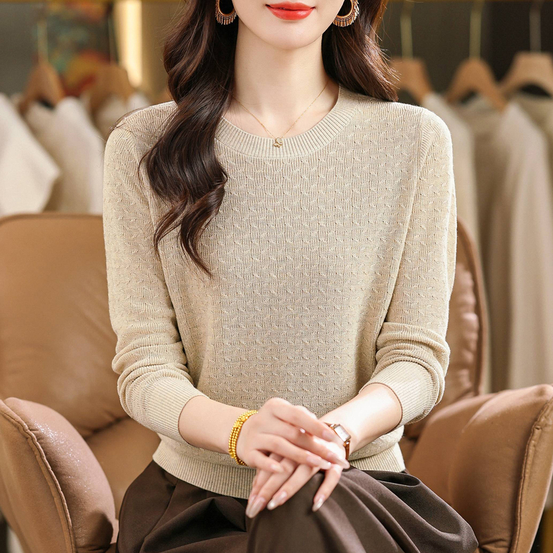 Chunzhu Shijia Autumn and Winter Women's Wool Sweater Round Neck Knitted Pullover Commuter Style Loose Long Sleeve Base Sweater Versatile