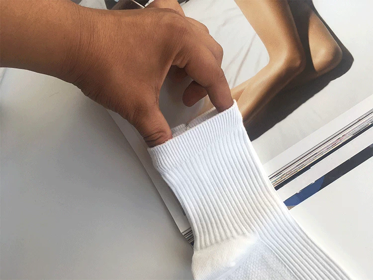 Mùa thu và mùa đông cao cấp vớ cotton cotton vớ lỏng ống vớ vớ ống cotton đơn giản khử mùi vớ nam tất nam cao cấp