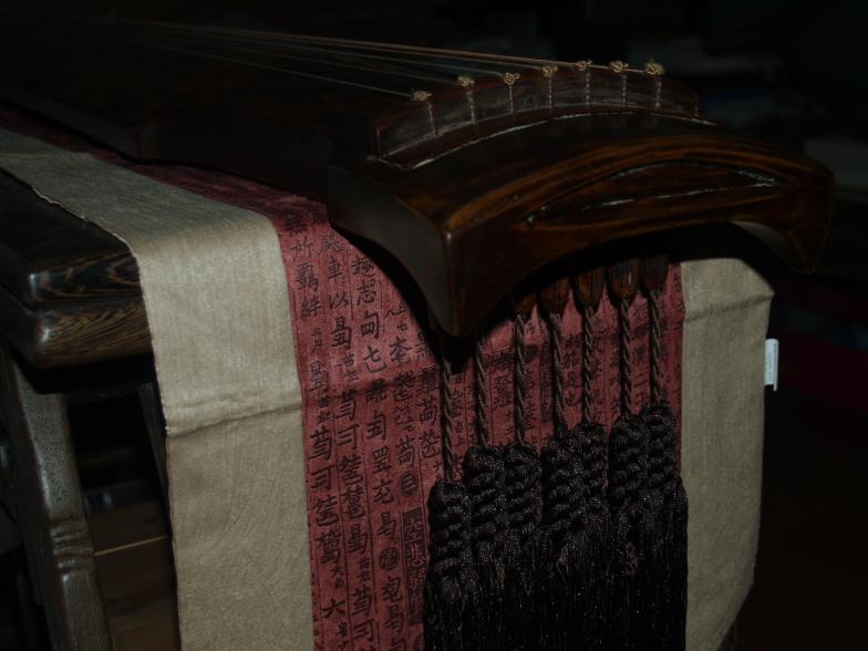 (ancient Chinese violin accessories) Advanced ~ suede suede anti-slip ~ guqin minus the lettute and table flag (violin cushion)