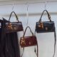 High-end simple and versatile shoulder handbag women's 2025 Korean version autumn and winter new retro fashion crossbody bag