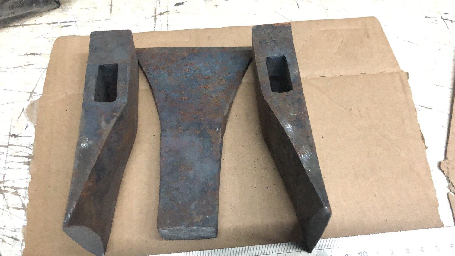 Blacksmith long partial edge binding steel edge clip steel mu gong fu binding steel axe axe 1 6 pounds left and right