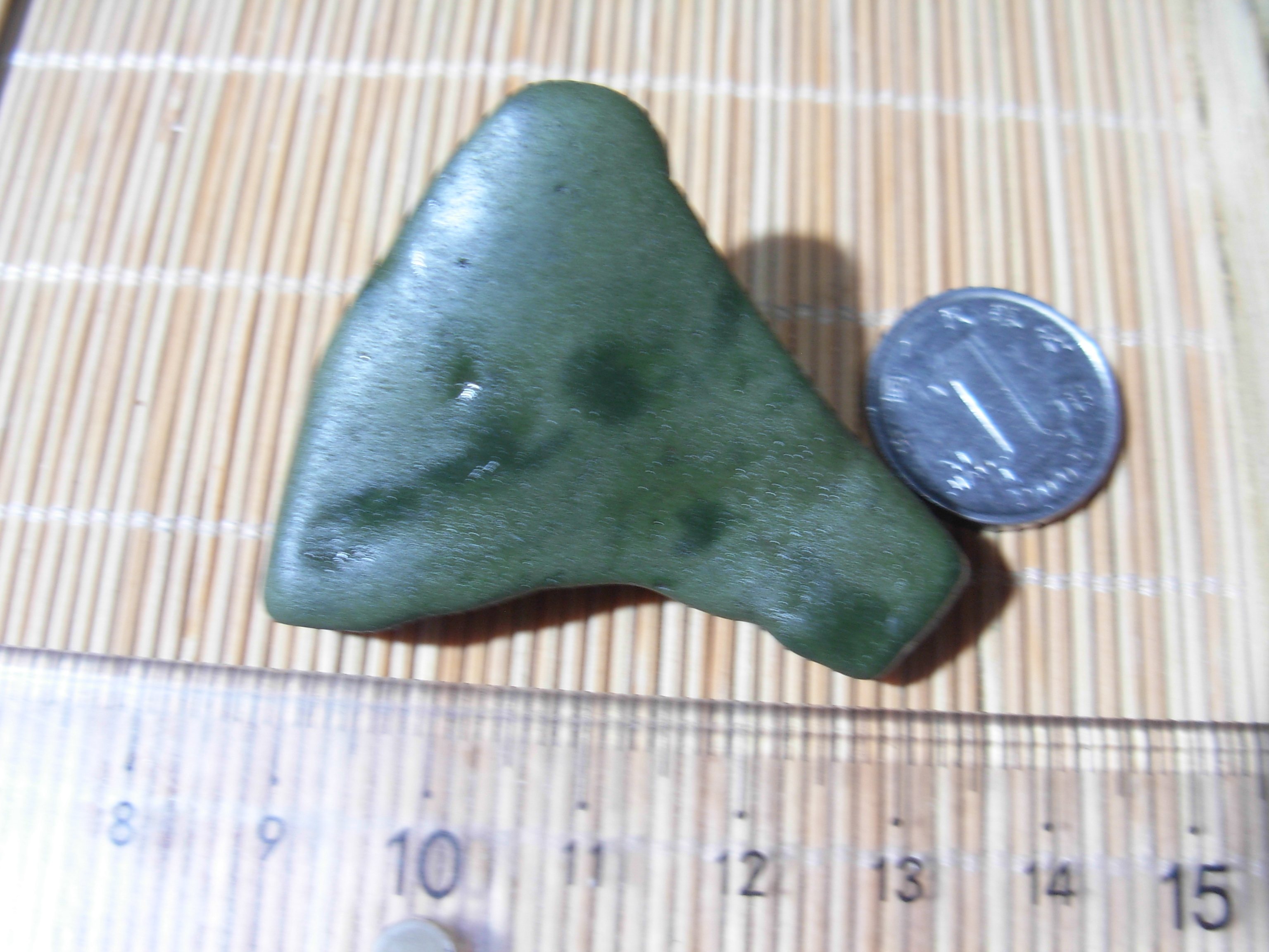 Arasham Yu Green Jade Rock Gobici Stone Desert Carving Material Handpin