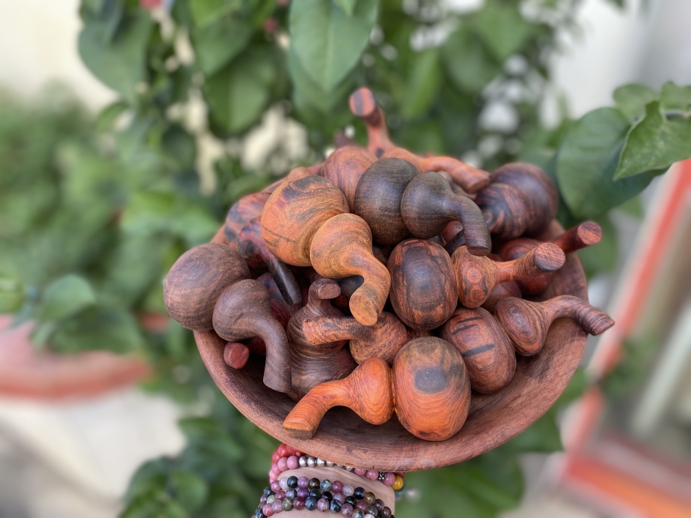 Vietnam's red wood handicraft large red sour branches Jiao Huang Honolulu Fulu Shuangxi The whole wood open and delivered with a good handle-Taobao