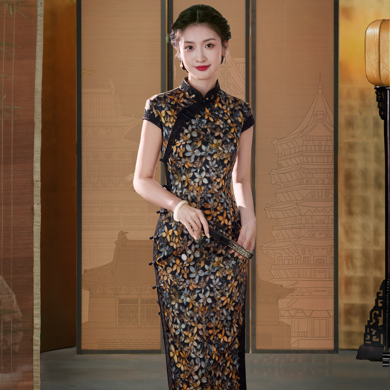 Silk Cheongsam, Young Style 2026, Elegant and Graceful, Old Shanghai Style, Black, New Chinese Style, Mulberry Silk, High-End Dress