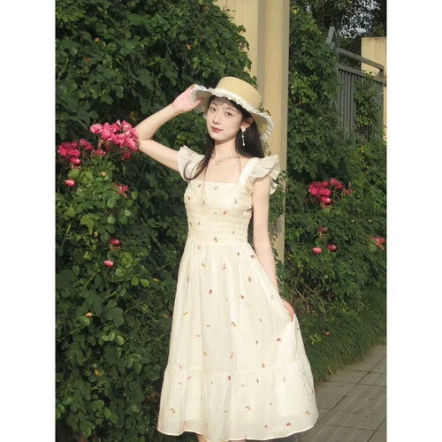 Летнее приталенное платье, корсет, длинная юбка, квадратный вырез, в цветочек, по фигуре, с рукавом