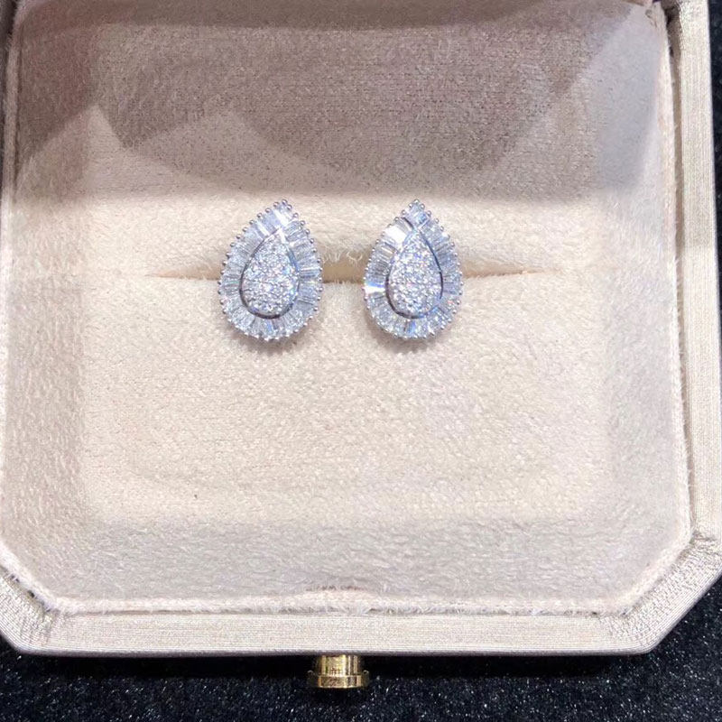 Junhuang jewelry 18K platinum diamond ear nails water drop T square diamond earrings with pear - shaped earrings