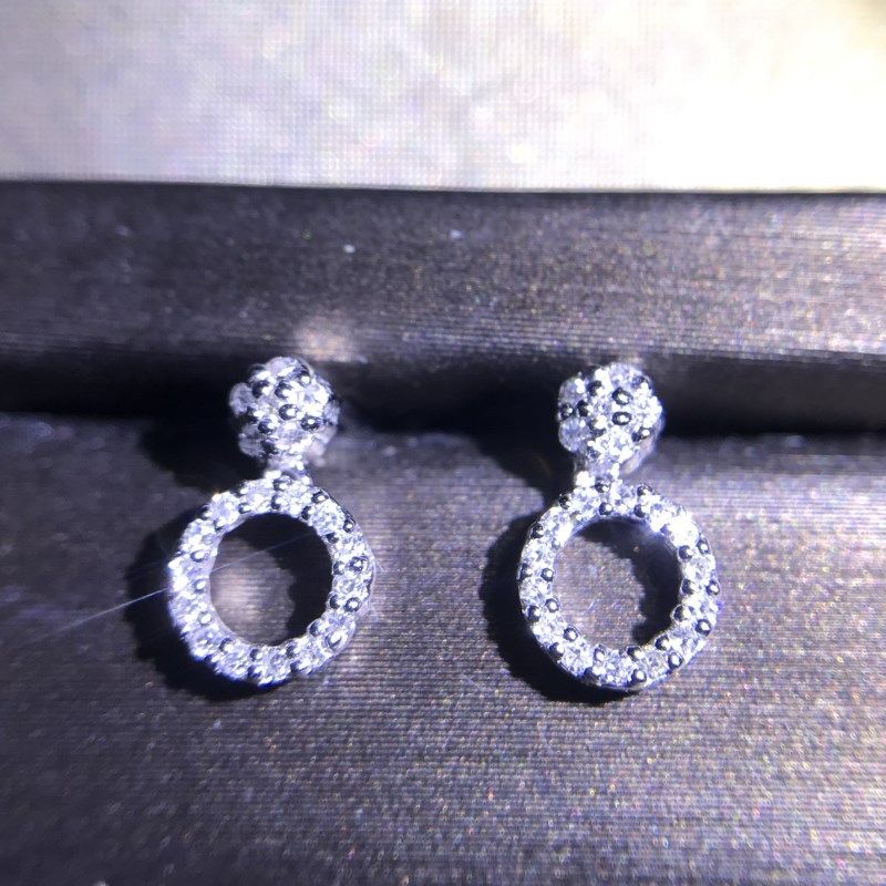 Handsome jewels 18K gold group studded diamond Mayflower Classic ear needle surrounding inlaid diamond round meritocratic fashion earrings