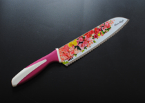 Couteau de cuisine surgelé couteau spécial pour couper la viande et le poisson surgelés couteau dentelé couteau à pain en acier inoxydable exporté vers la Corée avec motif rose