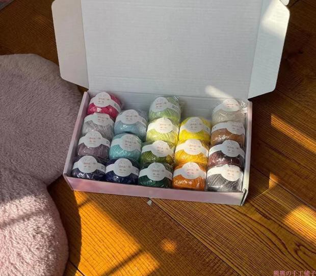 Bear Little Box Bear No. 10/40 Fine Lace Thread 100% Pure Cotton Hand-Embroidered Ball Shuttle Crochet Doll 52 # -68 #
