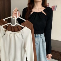 Inside hitch undershirt black knit cardiovert 2022 spring autumn new body hollowed-out collarbone 100 lap long sleeve blouse