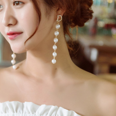 Fashion letter CD rhinestone pearl asymmetric long edition earrings Japan-Korea exaggerated versatile earrings earrings earrings women
