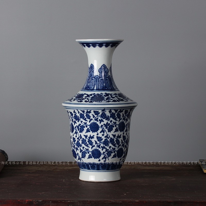 Antique vase of blue and white porcelain of jingdezhen ceramics flower household act the role ofing is tasted sitting room adornment is placed