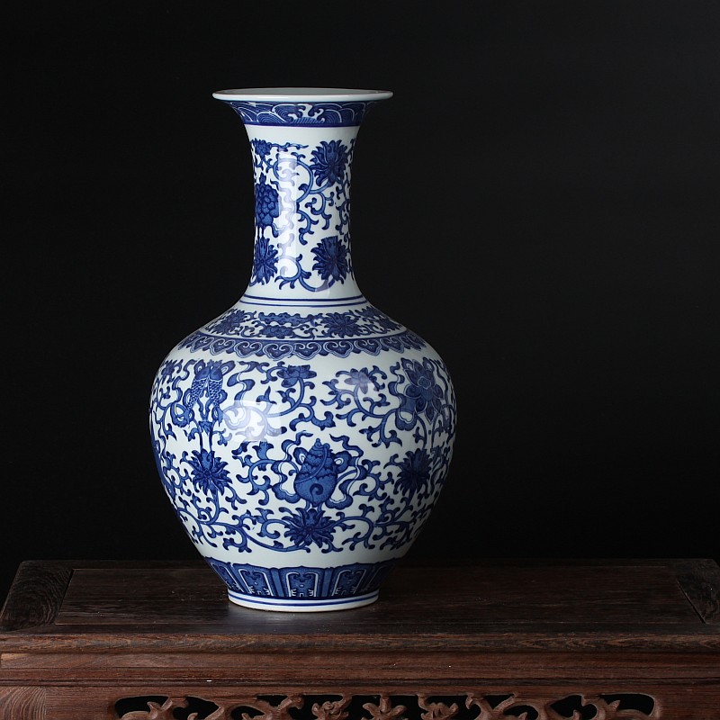 Jingdezhen ceramics antique blue and white porcelain vases, flower cut household act the role ofing is tasted sitting room adornment is placed