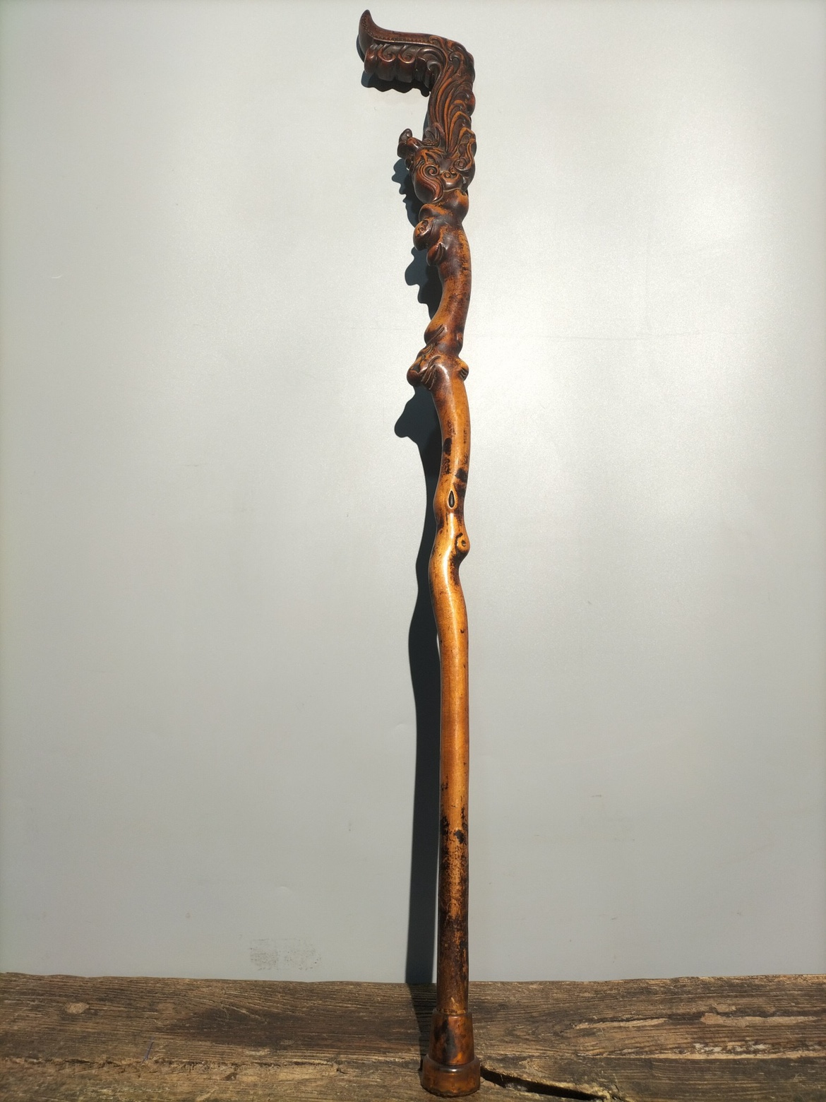 旧蔵清国時代物　桃木製龍頭【雙龍戲珠】宝劍 細工彫刻避邪 鎮宅 古美術　本物保証 旧蔵清国時代物 桃木製龍頭【雙龍戲珠】宝劍 細工彫刻避邪 鎮