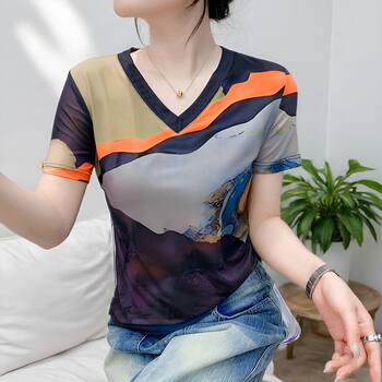 ຄໍ v-neck casual ຈັບຄູ່ tops ຕາຫນ່າງພິມເສື້ອທີເຊີດແຂນສັ້ນສໍາລັບແມ່ຍິງ 2026 summer ຮູບແບບໃຫມ່ slim slim ເສື້ອ