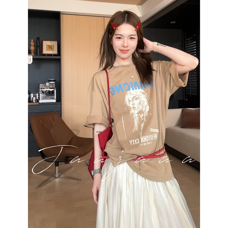 Jaajaaa Kelbia Artistic Retro Outfit Softcore Street Style Singer Print Pure Cotton Short-Sleeve T-Shirt/Gf Jaajaaa Kelbia Artistic Retro Outfit Softcore Street Style Singer Print Pure Cotton Short-Sleeve T-Shirt/Gf