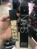 Nars, легкий и тонкий тональный крем для сухой кожи, долговременный эффект, естественное освещение, контроль жирного блеска