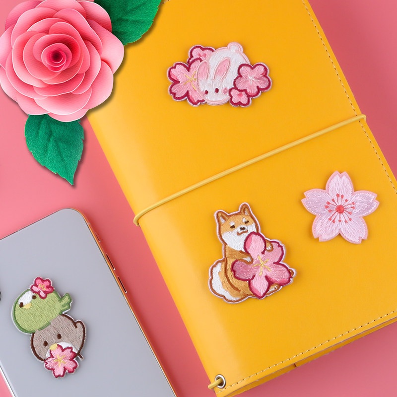 Cherry blossom cloth self-sticking hole stamp embroidery patch subsidy embroidery flower small T-shirt decal to make up the hole subsidy