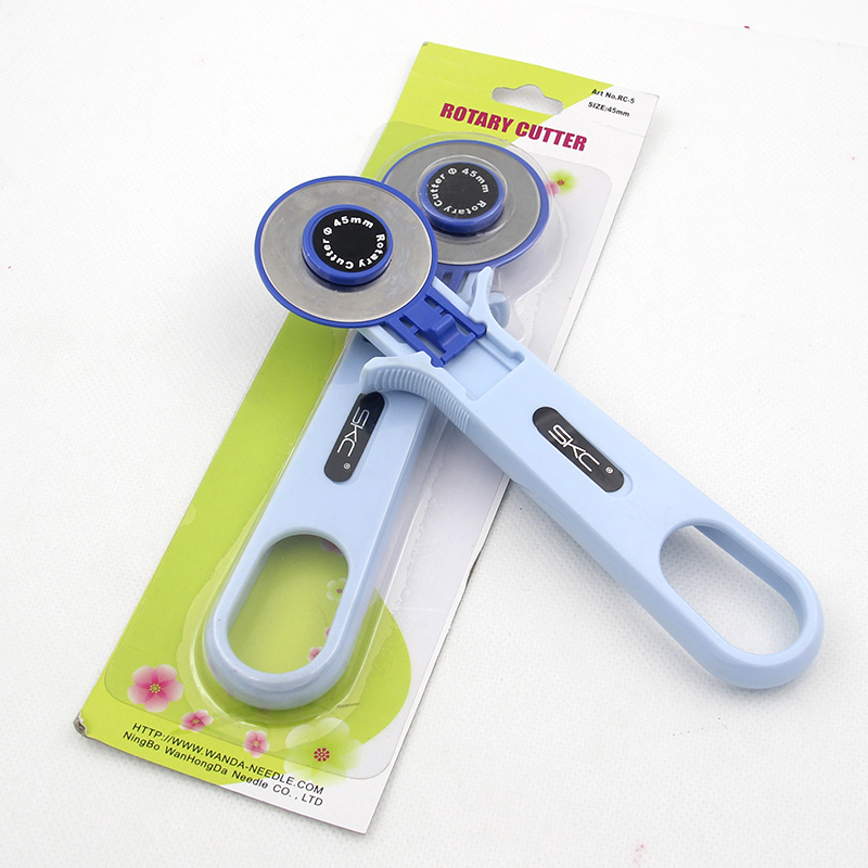 Cutting knife Round knife cutting paper cutting roller knife hand-hand-hand DIY sewing tool roller knife