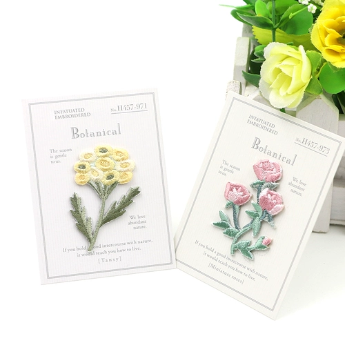 Модная маленькая универсальная футболка, наклейка, с вышивкой, в цветочек