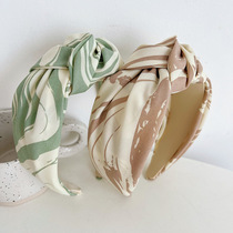 2024 New Artistic Contrast Color Rendering Printed Hair Hoop Fabric Knotted Headband Hair Accessories Niche Headwear Women R483