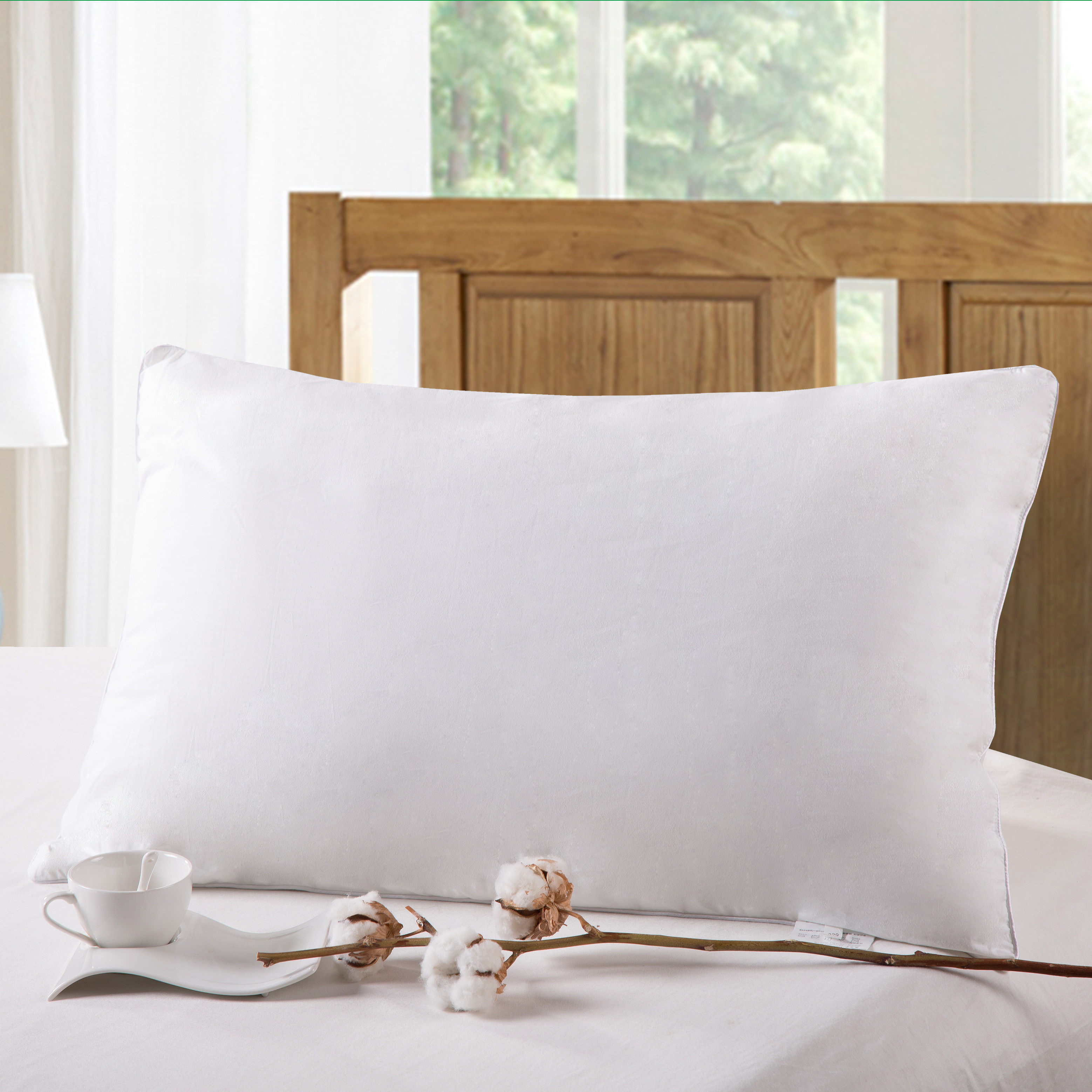 One-nest dormitory student sleeping pillow with pure cotton single feather pillow soft pillow