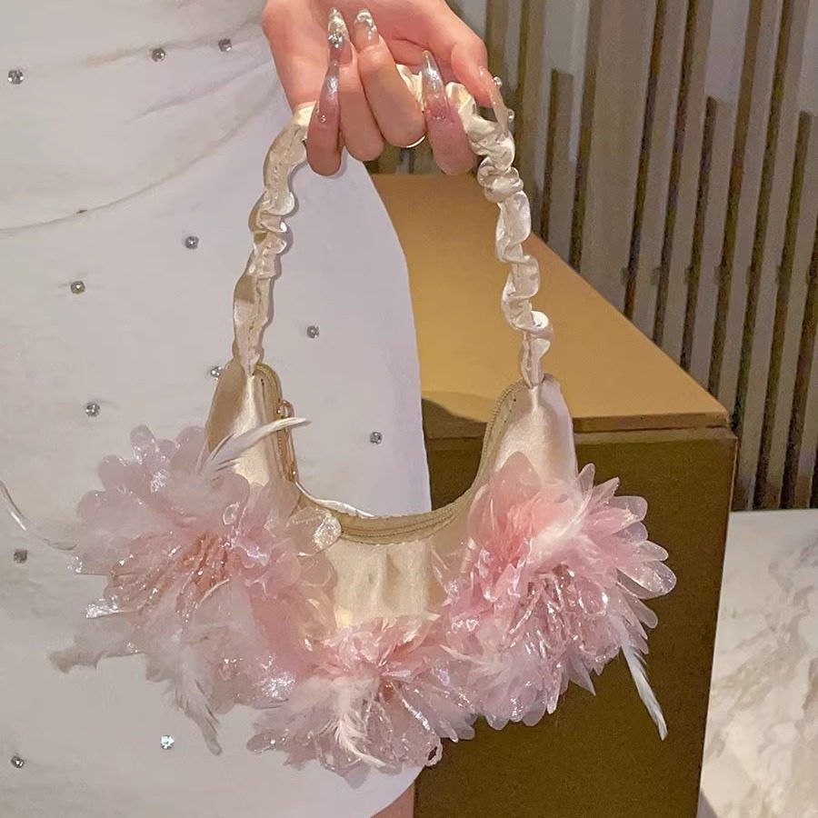 UGALS Narcissus Silk Satin Ostrich Crystal Feather Dumpling Tote Banquet Cell Armrest Handbag