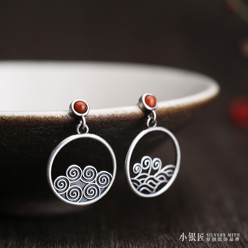 (wind raw water up) pure silver ear ring female South red Manau small crowdsourced design High sense ancient wind ear pin ear pendant