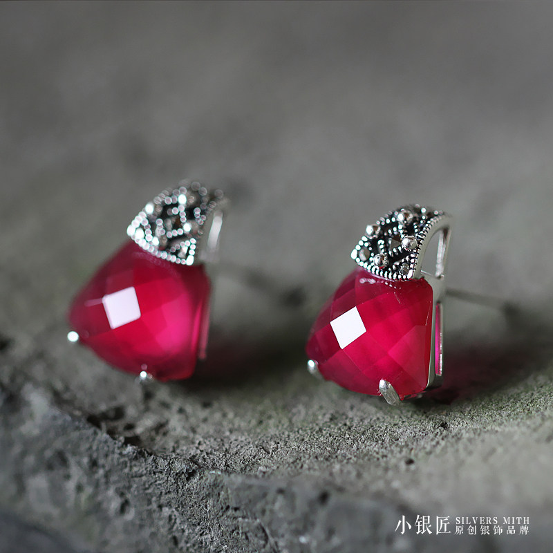 Small silversmith pure silver ear nail female natural red corundum temperament superior red section crystal earrings earrings earrings