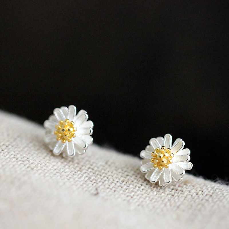 Small silversmith 925 sterling silver flower daisy ear needle female ear buckle fashion simple temperament Korean earrings drop earrings jewelry