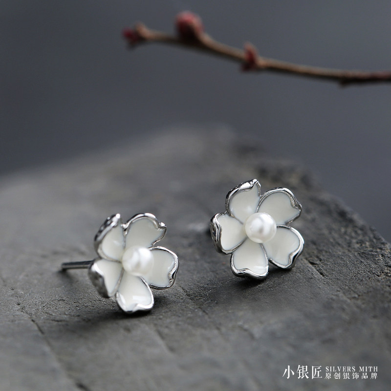 Sterling silver stud earrings female summer porcelain flowers simple shell pearl earrings earrings Tanabata Valentine's Day gift to girlfriend