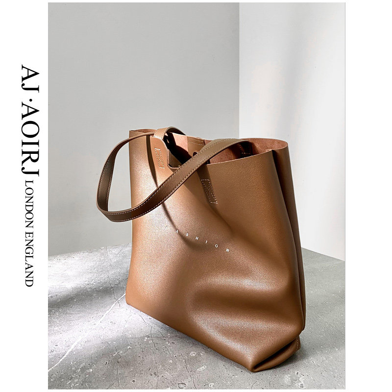 British AJ AOIRJ niche design premium leather tote bag 13 inch computer bag large capacity shoulder bag women