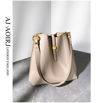 (UK AJ AOIRJ) leather bucket bag womens 2022 new soft leather one-shoulder cross-body large capacity tote bag