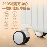 Вместительный и большой чемодан