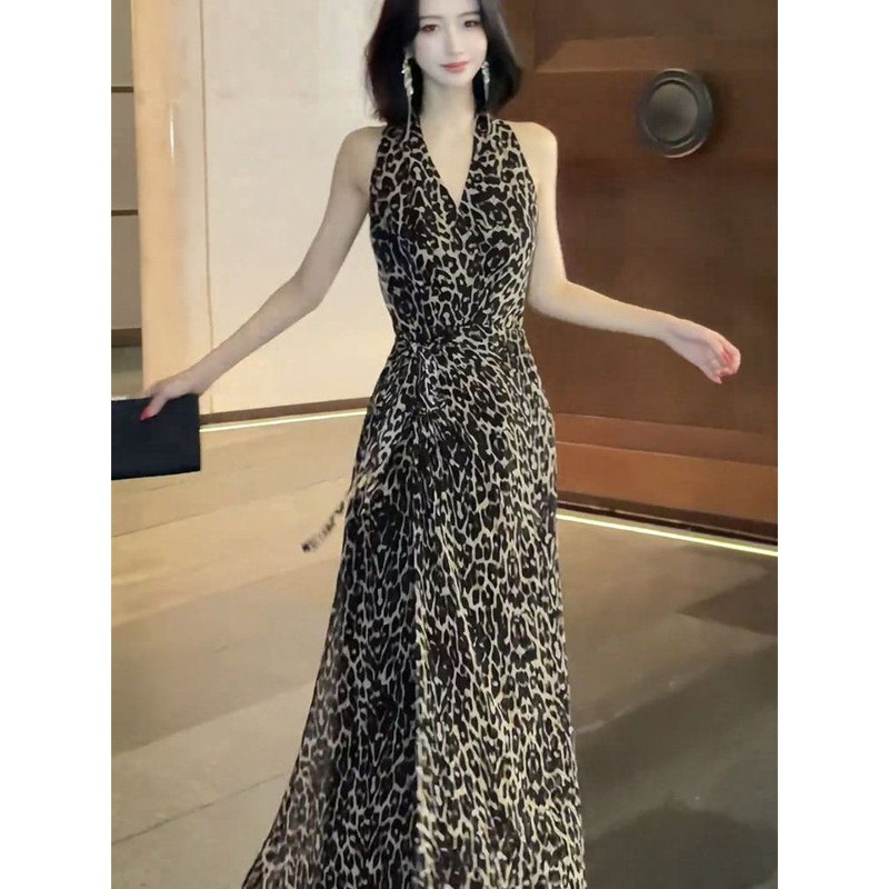 Sexy Leopard Print Dress with a Stylish Vibe, Summer Sleeveless, Tight-Fitting, Waist-Cinching, Slimming, Hip-Hugging, Long, Feminine Dress