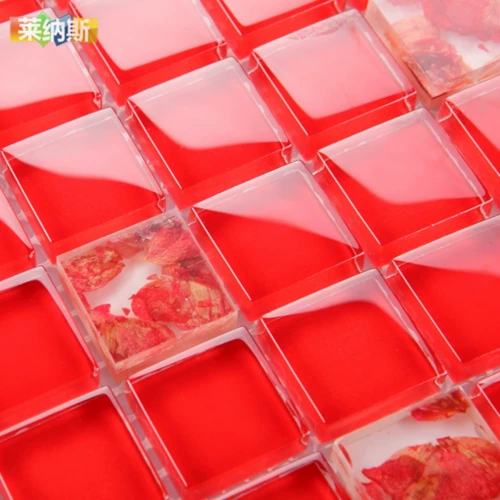 Красная стеклянная мозаика на стену