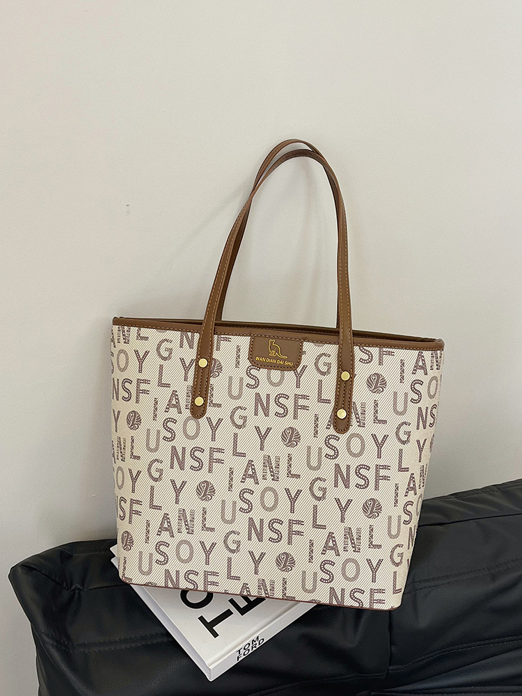 Premium for Women 2024 New Fashionable Large Capacity Single Shoulder Underarm , Hundred Step Handheld Commuter Tote_voghion.com