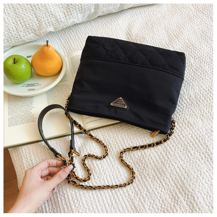 Nylon for women 2024 new fashionable large capacity single shoulder tote , casual diamond grid chain crossbody cloth_voghion.com
