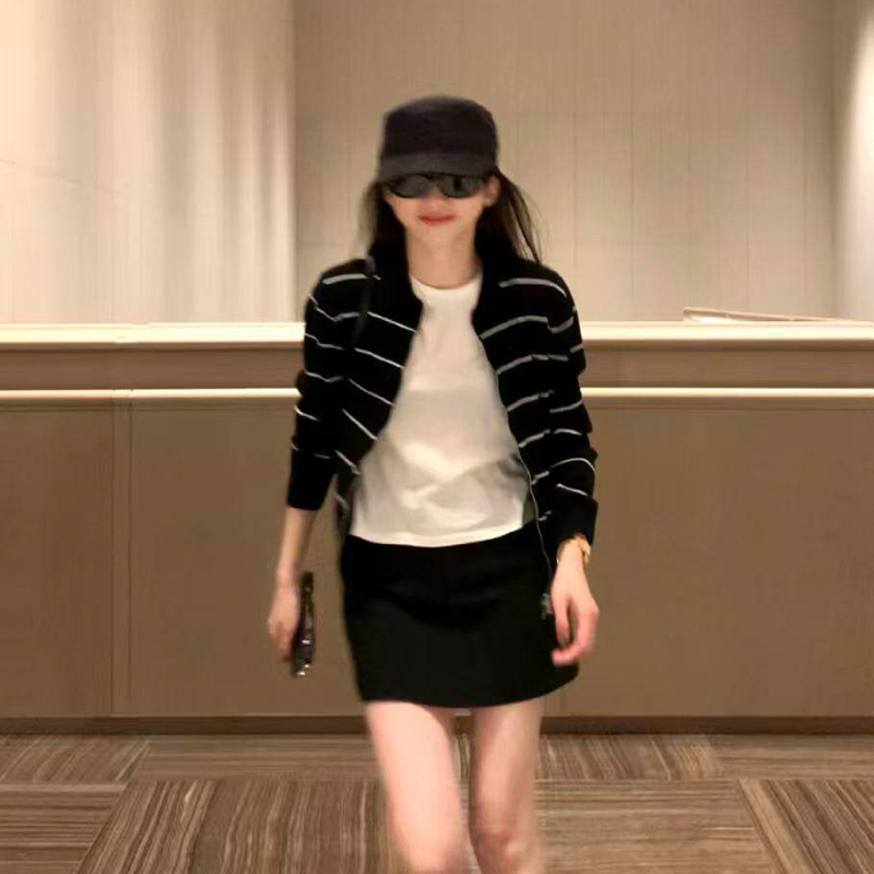 Black and White Striped Polo Collar Knitted Cardigan for Women, Spring Outerwear, Slim Fit Short Sun Protection Jacket, Early Spring Beautiful Top