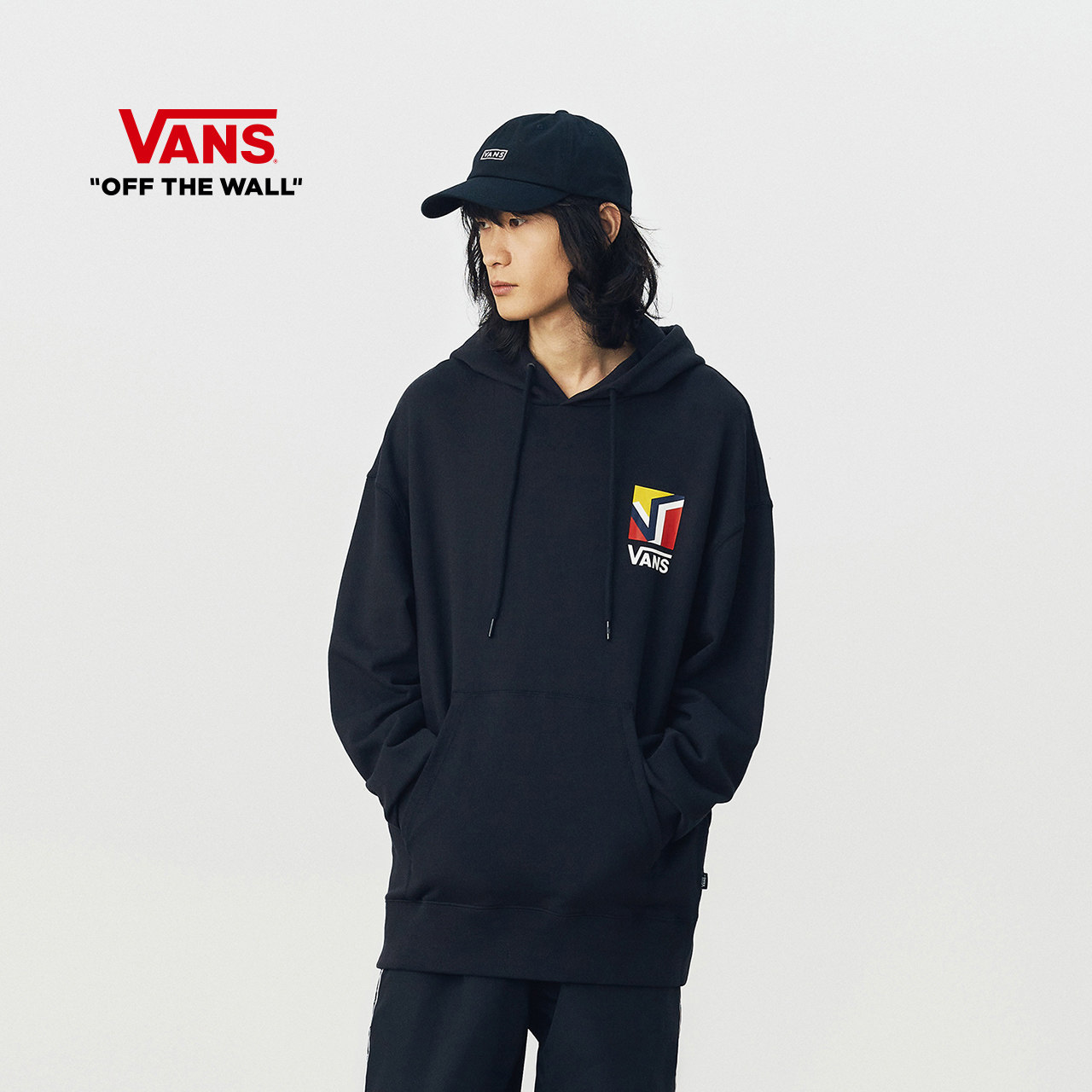 Vans Van Sans Official Black Retro printed LOGO male and female lovers even cap sports shirts