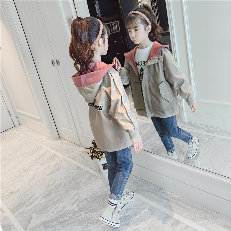 Cô gái mùa xuân và mùa thu Coat 2020 quần áo trẻ em trẻ em mới của thời trang net con đỏ của trung dài Hàn Quốc phiên bản của khí quyển áo gió dài.