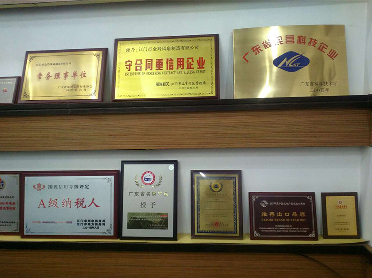 quạt tích điện gấp gọn Quạt trần Jinling quạt sàn leo thang máy tính để bàn hộ gia đình quạt điện im lặng sinh viên ký túc xá quạt giường văn phòng - Quạt điện tụ quạt trần