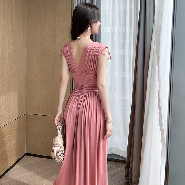 Seaside vacation classic French dress 2022 summer new long skirt sleeveless age-reducing beautiful western-style skirt