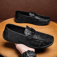 Черный (модная модель)