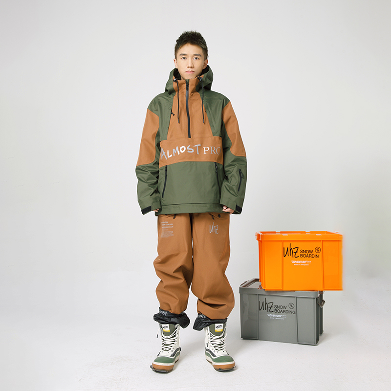 Uhznus has a male and female hood professional double ski suit wind and splash-proof water hard shell outdoor charge clothes