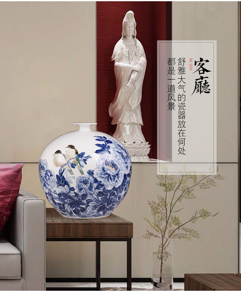 Jingdezhen ceramics by hand draw blue and white porcelain vases, flower arrangement of Chinese style household furnishing articles, the sitting room porch decorations