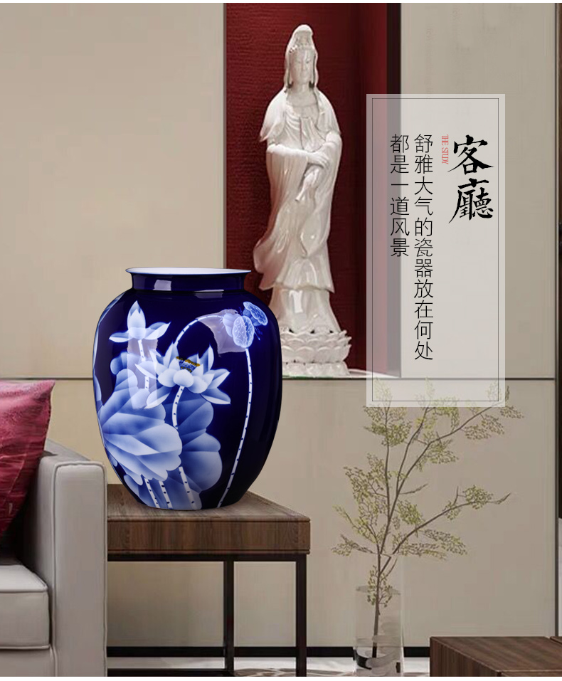 Jingdezhen ceramics famous hand - made furnishing articles sitting room blue and white porcelain vase flower arranging antique Chinese style household ornaments