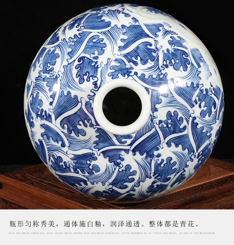 Jingdezhen ceramics imitation yongzheng hand carved dragon antique Chinese blue and white porcelain vase sitting room ark, furnishing articles